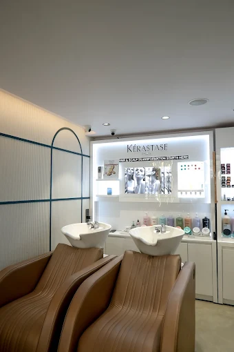 Studio 13 Salon Interior 2